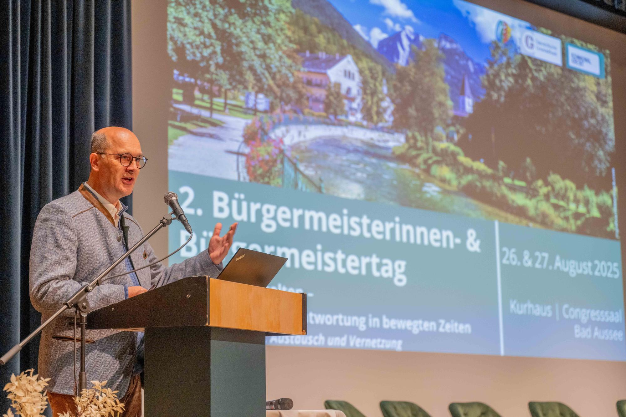 Gemeindebund-Chef Johannes Pressl gab den „Gemeinde-Blick aufs große Ganze“.