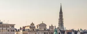Blick auf ein Stadtzentrum