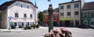 Stadtzentrum Perg mit zwei leerstehenden Lokalen
