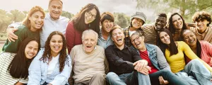 junge und alte Menschen