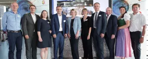 Norbert Miesenberger (Geschäftsführer Energiebezirk Freistadt), Armin Kaspar (Land OÖ), Birgit Zimmermann (Amtsleiterin der Marktgemeinde Altenberg bei Linz), Johann Lefenda (Leiter der Oö. Zukunftsakademie), Claudia Bienek (Innovators Club des Deutschen Städte- und Gemeindebundes), Maria Hamann (Initiatorin des Dorf.labors), Christian Mader (Präsident des OÖ Gemeindebundes), Franz Flotzinger (Landesgeschäftsführer des OÖ Gemeindebundes), Friederike Egger (Freiwilligen- und Gesundheitskoordinatorin des Vere