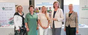 Pressekonferenz zum regionalen Gleichstellungsmanagement mit Alexandra Nagl, Landesrätin Ursula Lackner, Landesrätin Juliane Bogner-Strauß, Landesrätin Barbara Eibinger-Miedl und Daniela Adler.