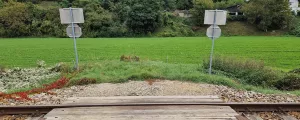 Bahnhübergang in Stiefern