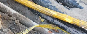 Stromkabel wird verlegt