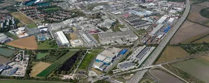 Blick auf den Wirtschaftspark IZ NÖ-Süd.