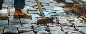 Pflastersteine werden entfernt