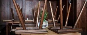 Sessel auf Wirtshaustisch