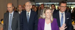Gemeindebund-Präsident Johannes Pressl, Leo Radakovits, Präsident des Burgenländischen Gemeindebundes, Bundespräsident Alexander Van der Bellen, Bundesministerin Susanne Raab und Erich Trummer, Präsident des GVV Burgenland.