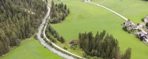 Der Gschnitzbach vor Beginn der Renaturierungsmaßnahmen.