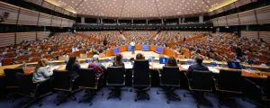 Text: Das Plenum des Europäischen Ausschusses der Regionen tagte im Brüsseler EU-Parlament.   