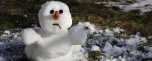Schneemann schmilzt