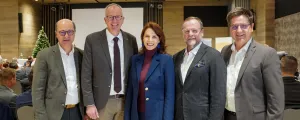 Gemeindebundpräsident Johannes Pressl. Der Salzburger Gemeindeverbandspräsident Manfred Sampl, Landeshauptfrau Karoline Edtstadler, Staatssekretär Josef Schellhorn und Bürgermeister Michael Obermoser aus Wald im Pinzgau.