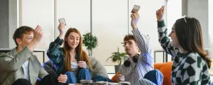 Jugendliche beim Spielen