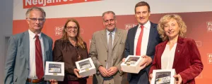 Finanzminister Markus Marterbauer, Staatssekretärin Ulrike Königsberger-Ludwig, NÖ GVV-Präsident Andreas Kollross, Landesrat Sven Hergowich und Landesrätin Eva Prischl.