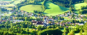 Blick auf ein Dorf