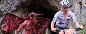 Mountainbiker mit Teufel