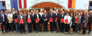 Vereinsvorstände und Politiker auf einem Gruppenbild