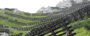 Lawinenverbauung in den Alpen