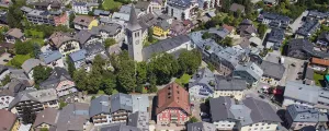 Blick auf die Kirche in Saalfelden