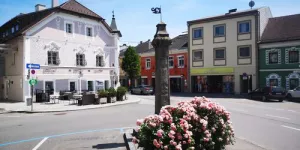 Stadtzentrum Perg mit zwei leerstehenden Lokalen