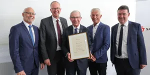 Alt-Präsident Gernot Mitterer, Präsident Manfred Sampl, Landeshauptmann Wilfried Haslauer, Alt-Präsident Helmut Mödlhammer und Verbandsdirektor Martin Huber. 