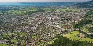 Blick vom Karren auf Dornbirn und Bodensee