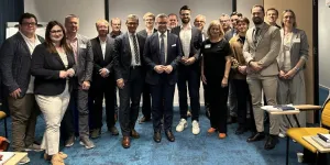 Das Treffen der österreichischen EU-Gemeinderät:innen mit EU-Kommissar Magnus Brunner (Mitte).