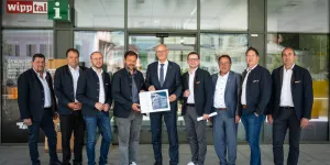 Vizebürgermeister Hugo Vötter (Navis), Bürgermeister Vinzenz Eller (Schmirn), Bürgermeister Patrick Geir (Matrei am Brenner), Bürgermeister Florian Riedl (Steinach am Brenner), LH Anton Mattle, Bürgermeister Karl Mühlsteiger (Gries am Brenner), Bürgermeister Peter Volgger (Sterzing), Bürgermeister Mario Nocker (Trins) und Bürgermeister Andreas Pranger (Gschnitz).