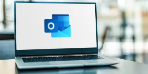 Outlook auf einem Notebook