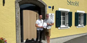 Landesrat Martin Zauner mit Bürgermeister Harald Humer.