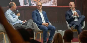 Herausgeber Peter Filzmaier, Gemeindebund-Chef Johannes Pressl und Verleger Michael Zimper.
