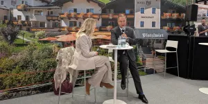 Andreas Babler mit Martina Klementin bei den Platzlgesprächen anlässlich der Kommunalmesse 2026 in Salzburg