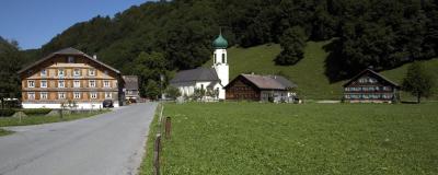 Schnepfau - Blick auf Kirche