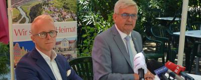 Paul Unterhuber, Chef von Demox Research, und Gemeindebund-Präsident Alfred Riedl präsentierten die Bürgermeisterumfrage im Wiener Volksgarten.