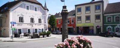 Stadtzentrum Perg mit zwei leerstehenden Lokalen