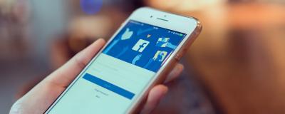facebook auf einem Handy