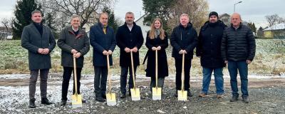 Spatenstich in Mannersdorf