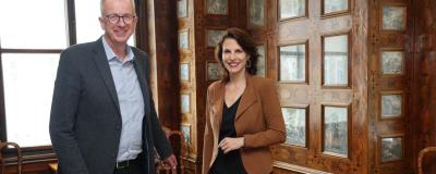Manfred Sampl und Karoline Edtstadler im Chiemseehof