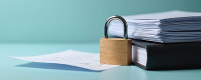 Unterlagen mit Schloss