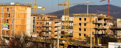 Rohbau eines Wohnhauses von der Außenansicht
