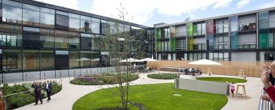 Gebäude und Grasflächen vom Sozialzentrum in Lustenau