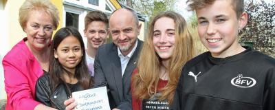 Burgenländer Kommunalpolitiker mit Kindern 
