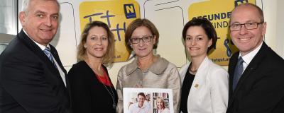 Mikl-Leitner und andere Politiker bei bei Gruppenfoto