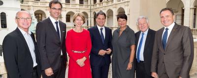 Landeshauptleute und andere bei Gruppenbild