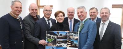 Kommunalpolitiker auf der Salzburger Wohnbau
