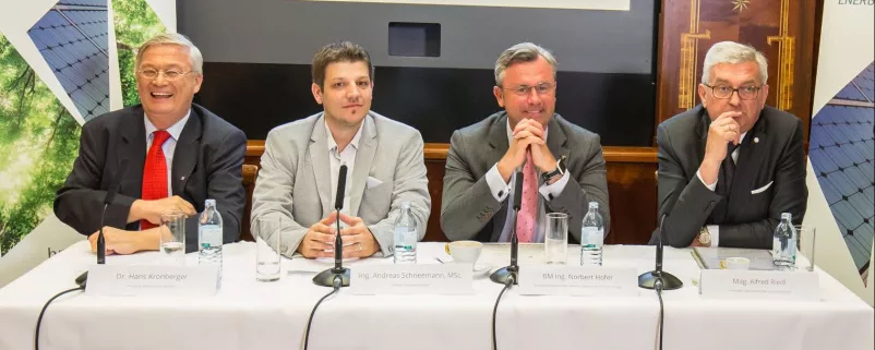 Pressekonferenz act4.energy mit Alfred Riedl