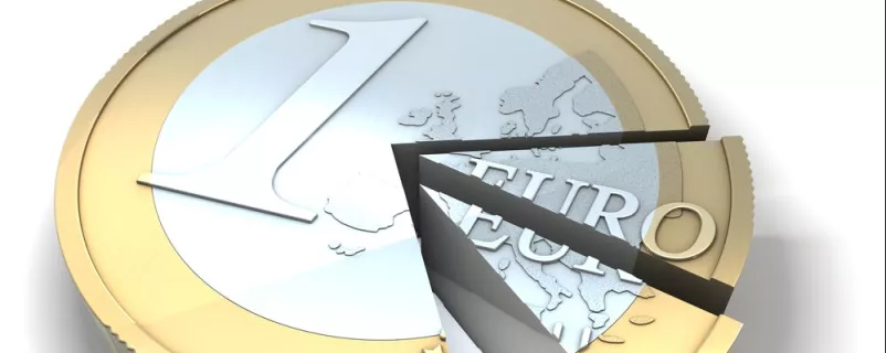 Euro-Münze mit Stücken die raus brechen