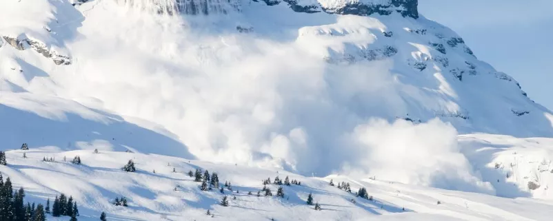 Lawinenabgang in den Alpen