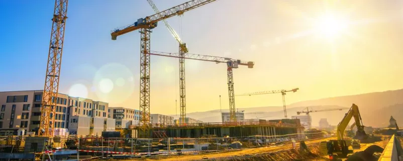 Kräne auf einer Baustelle