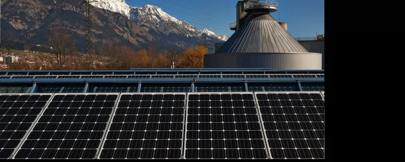 PV Anlage vor Alpen